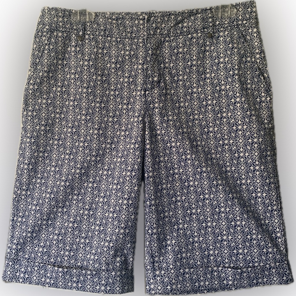 Athleta Navy and White Geometric Flat-Front Bermuda Shorts size 8